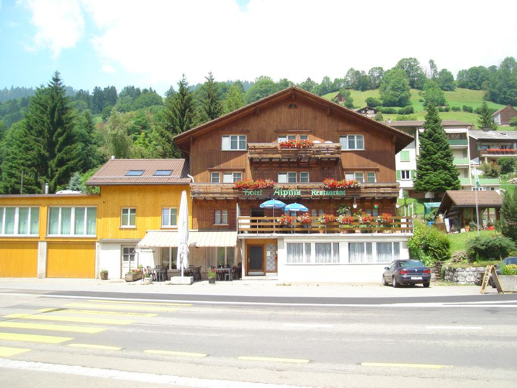 Hotel Alpina Unterwasser エクステリア 写真